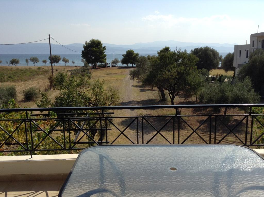 Villa Vlichos Amarynthos Exterior photo