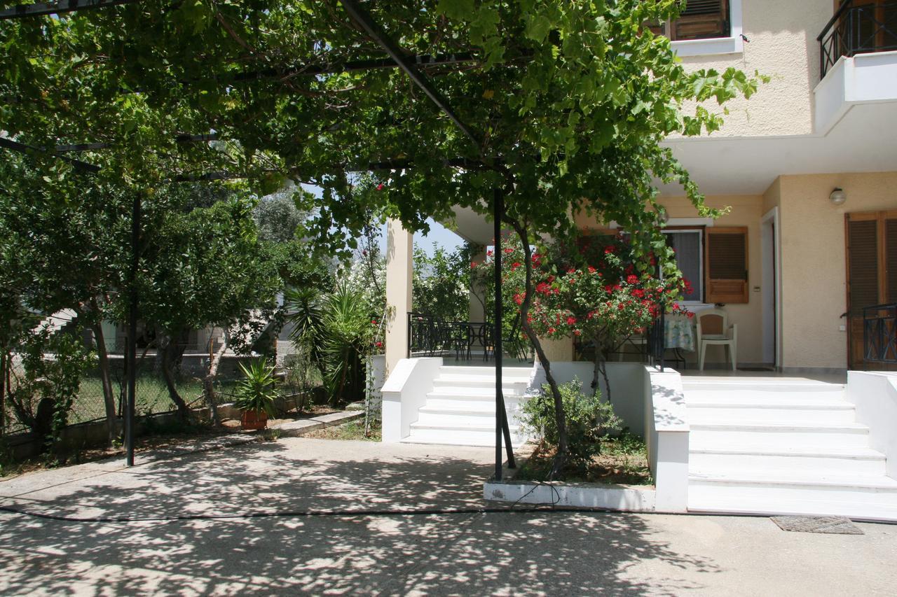 Villa Vlichos Amarynthos Exterior photo