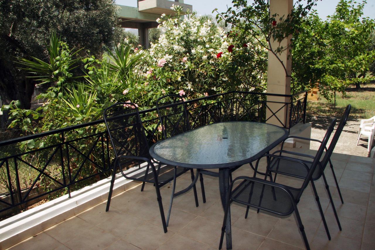 Villa Vlichos Amarynthos Exterior photo