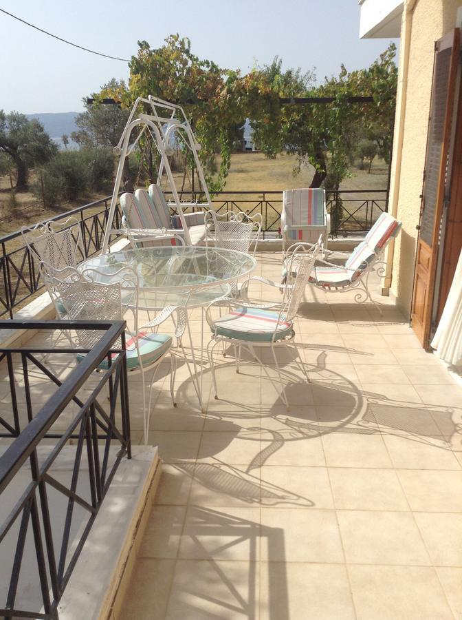 Villa Vlichos Amarynthos Exterior photo